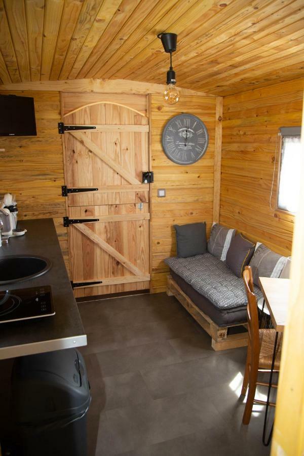 La Maison Du Bonheur Roulotte Guest House Saint-Ouen-sous-Bailly ภายนอก รูปภาพ
